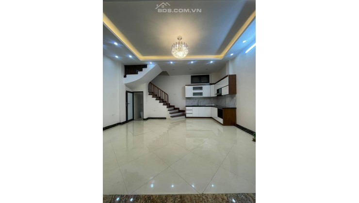 Siêu phẩm Cầu Giấy, nhà đẹp ngõ thông, 40m2, giá chỉ hơn 5 tỷ, 0866585090